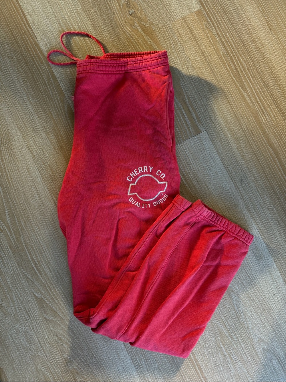 Cherry La Large sweatpants